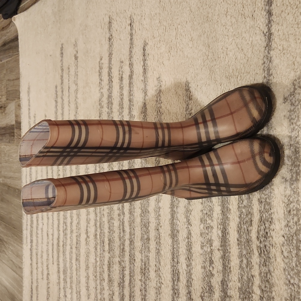 Authentic Burberry rain boots